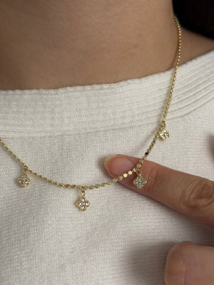 Pul Ezme Üzeri Taşlı Yonca Kolye