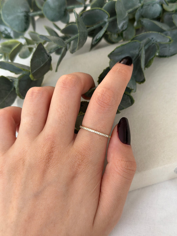 İnce Model Taşlı Yüzük