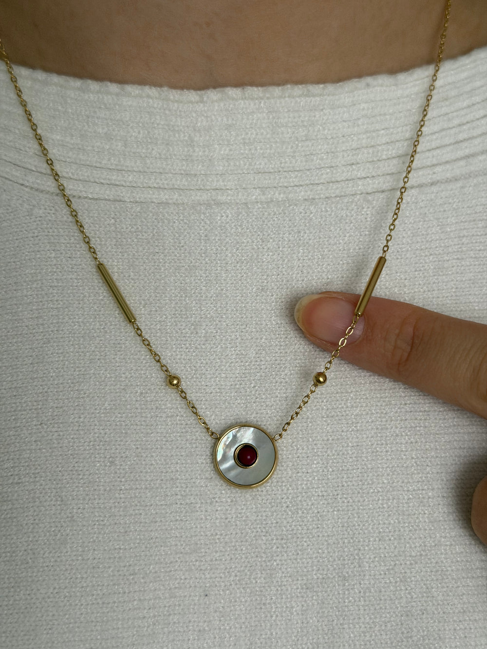 Sedefli Bordo Taşlı Kolye