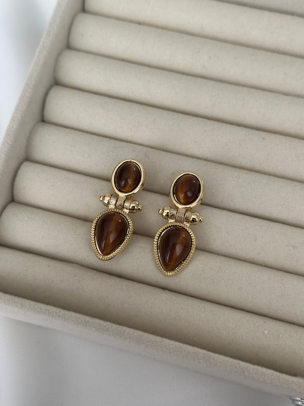 Kaplan Gözü Sarkıntı Küpe