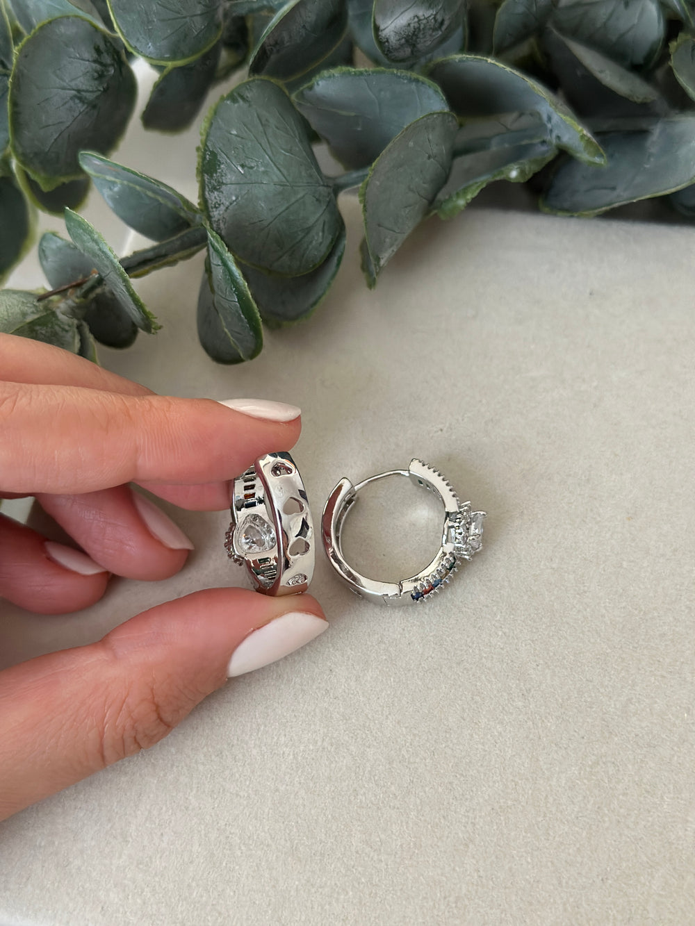 Silver Renkli Taşlı Küpe