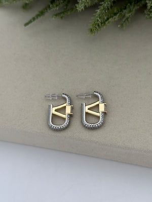 Zirkon Taşlı V Küpe