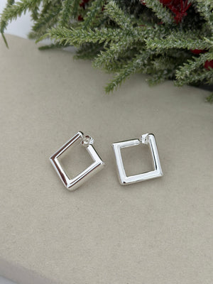 Kare Detay Silver Küpe