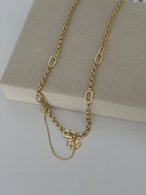 Kalp Charmlı Zincir Kolye