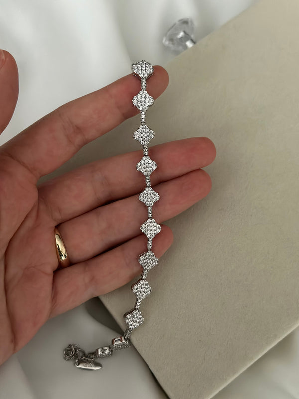 Yonca Taşlı Bileklik