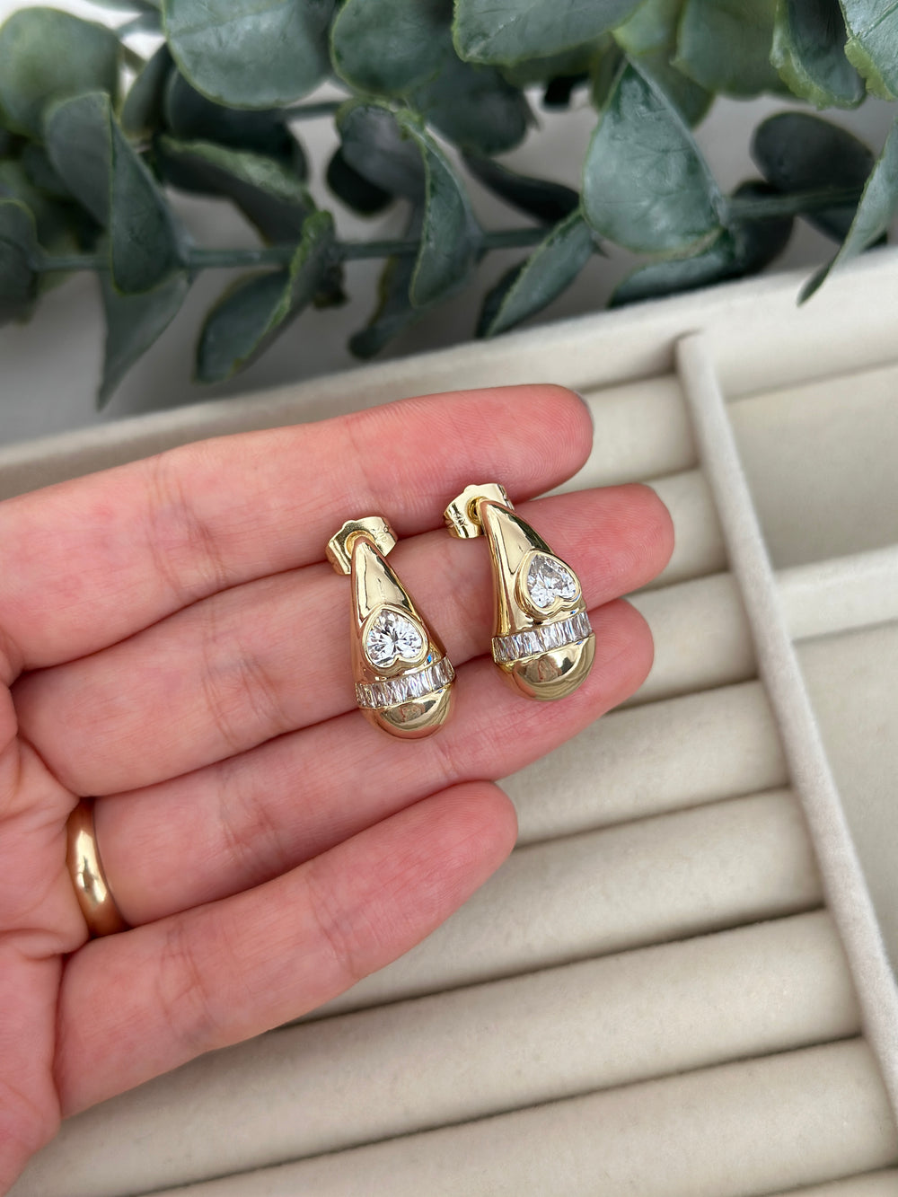 Kalp Taşlı Damla Küpe