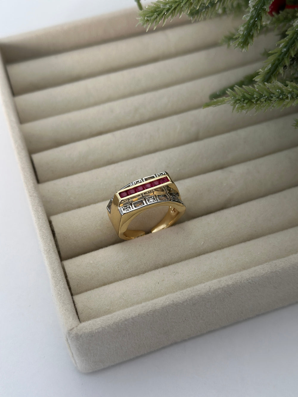 Pembe-Baget Taşlı Yüzük