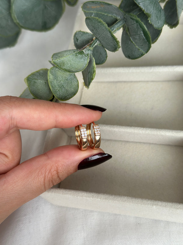 Rose Mini Taş Detay Küpe