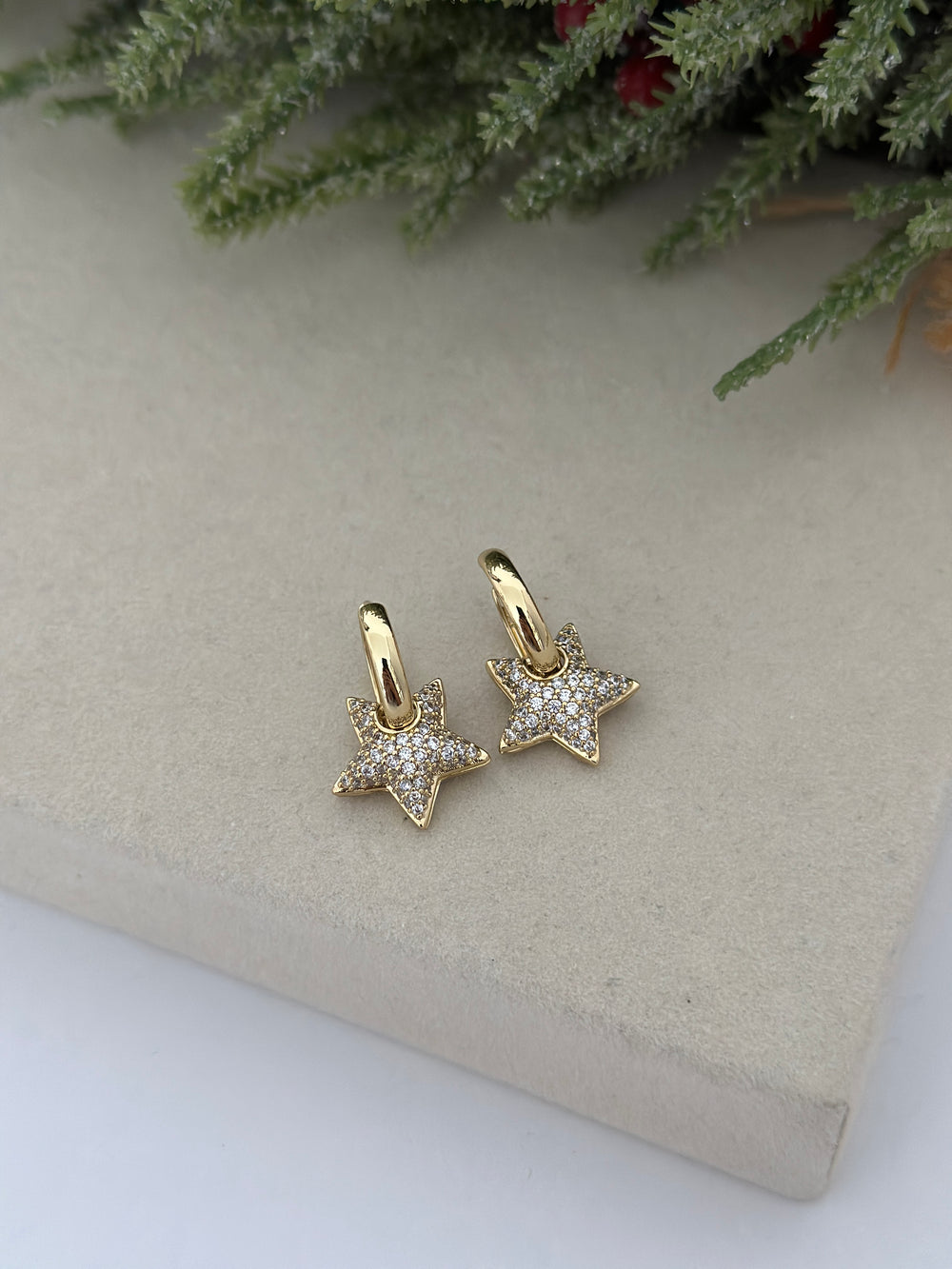 Yıldız Charmlı Küpe