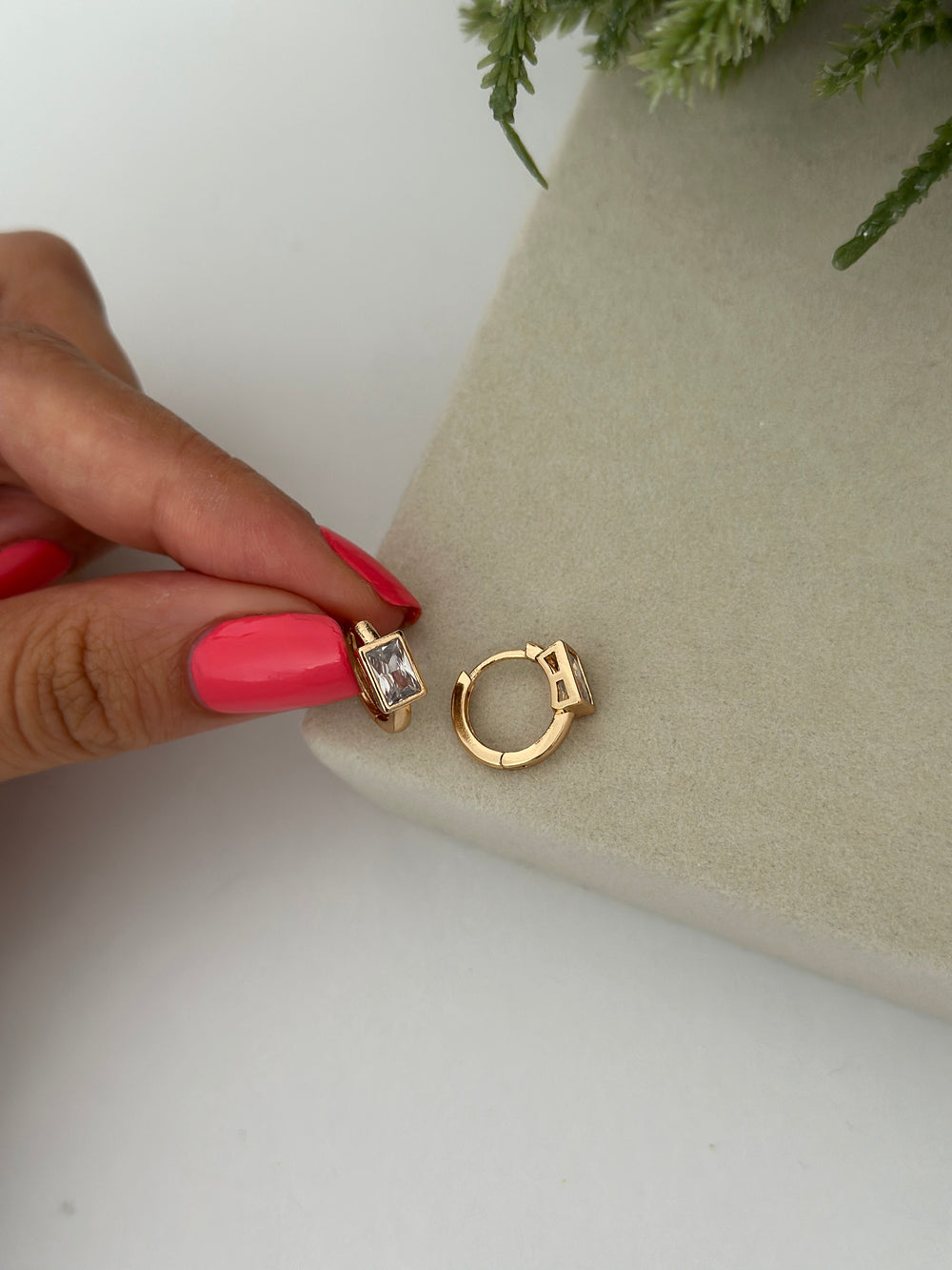 Rose Baget Taşlı Küpe