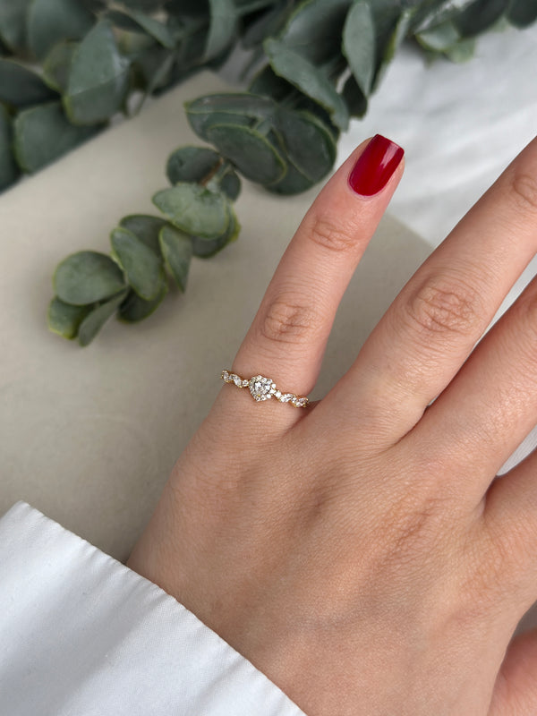 Serçe Parmak Yüzüğü