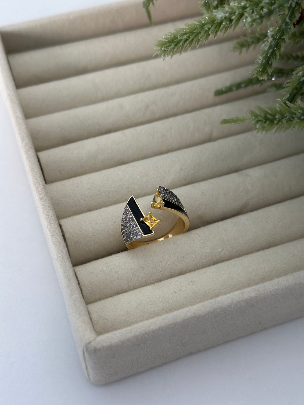 Siyah Kapama Yüzük