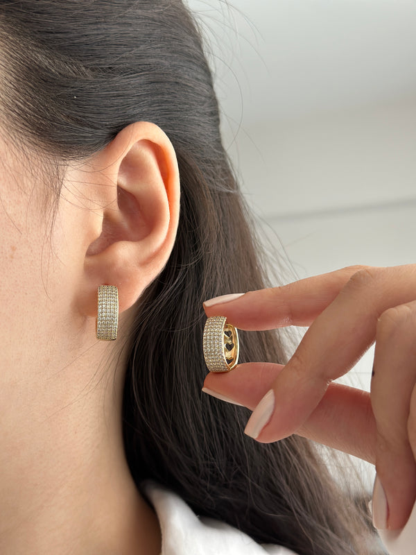 Arkası Açık Kalp Model Küpe