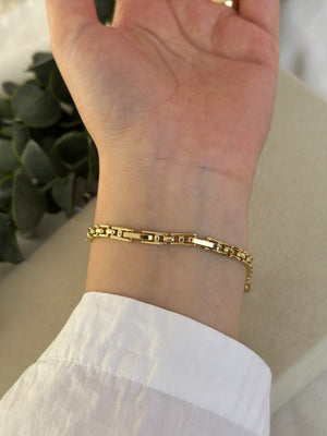 Ön kısmı Dikdörtgen Taşlı Bileklik