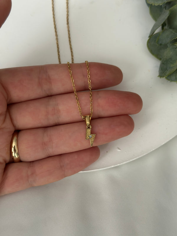 Çelik Şimşek Kolye