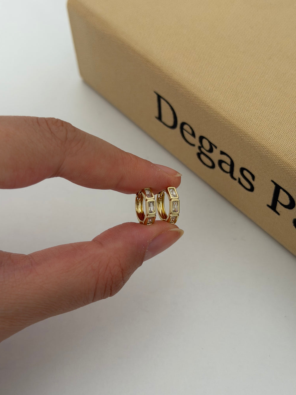 Mini Baget Taşlı Küpe