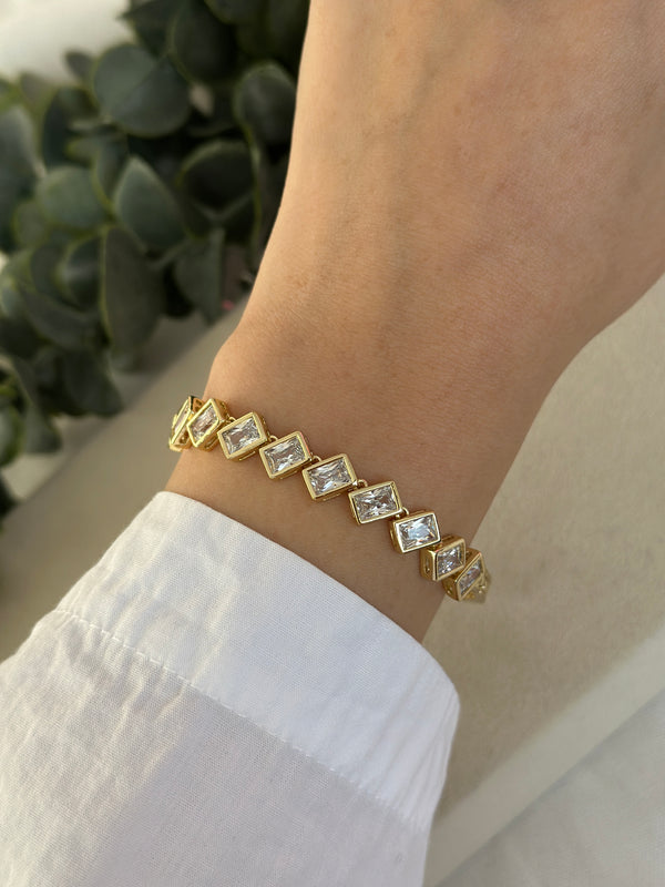 Ön kısmı Dikdörtgen Taşlı Bileklik