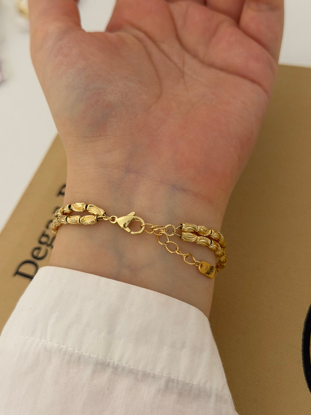 Lazer Desenli Top Çift Sıra Bileklik