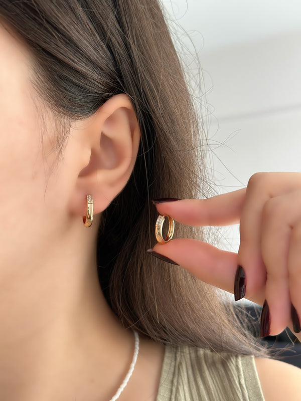 Rose Mini Taş Detay Küpe