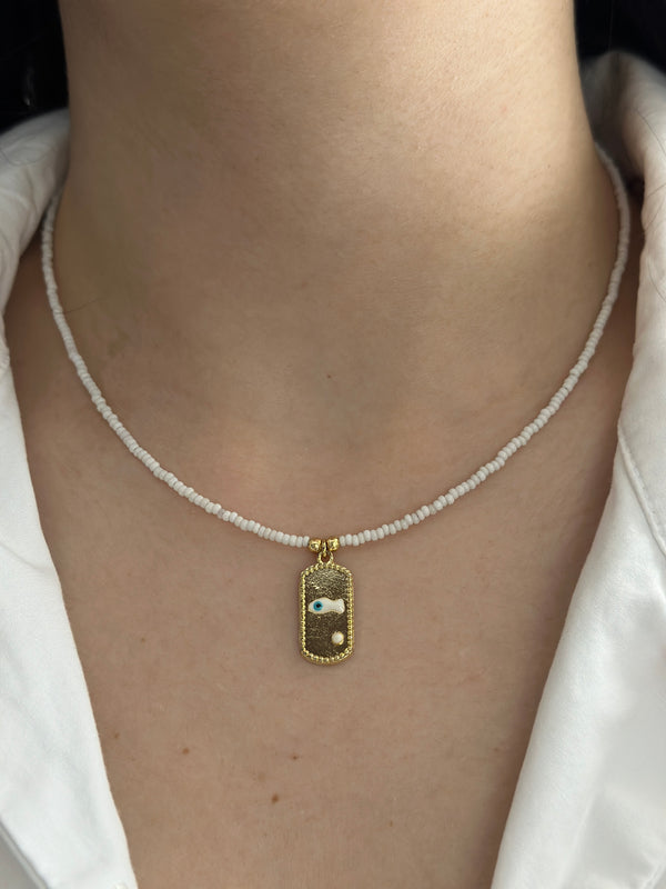 Beyaz Boncuk Gold Plaka Kolye