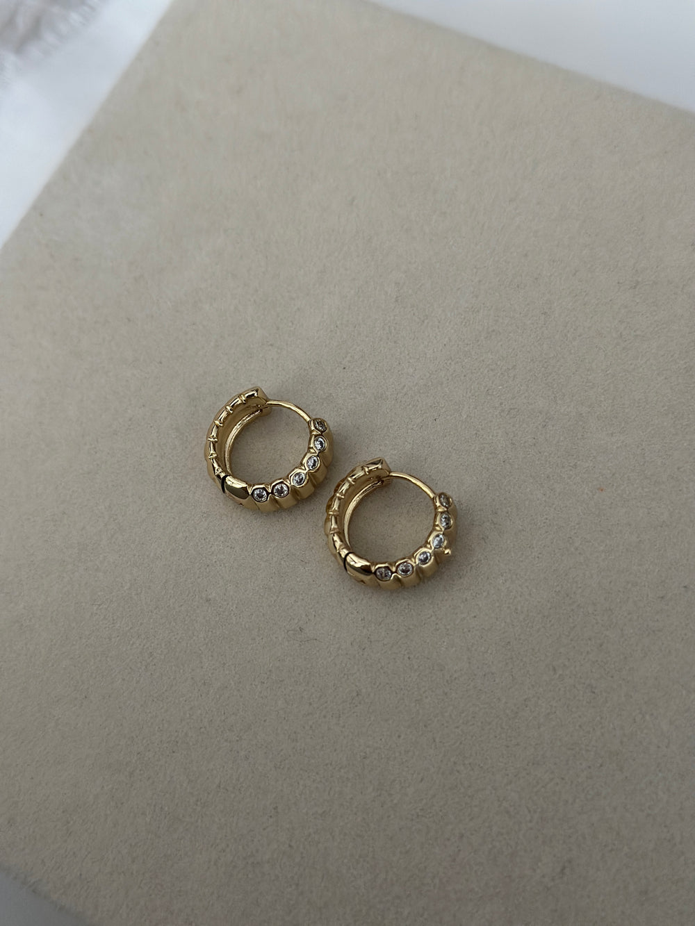 Çizgili Bombe Küpe