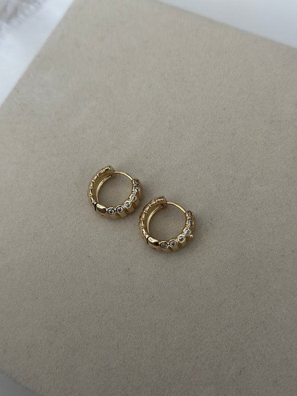 Çizgili Bombe Küpe