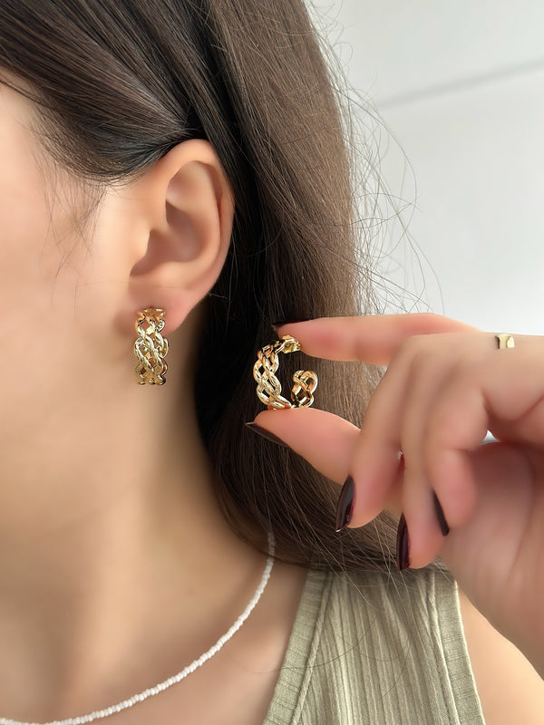 Örgü Arkası Açık Küpe