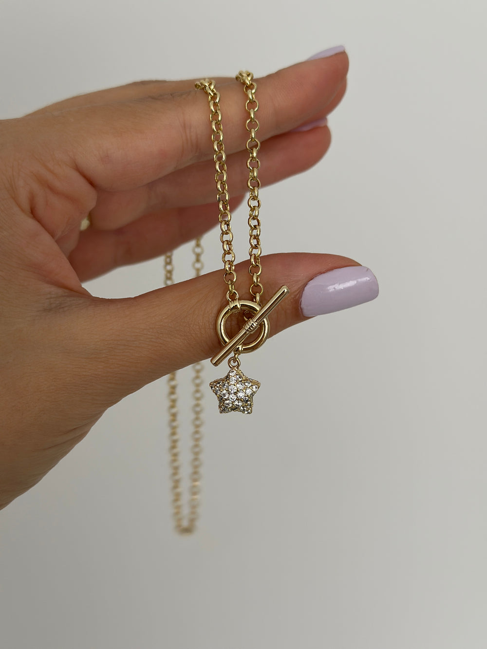 Dümen Model Yıldız Charmlı Kolye
