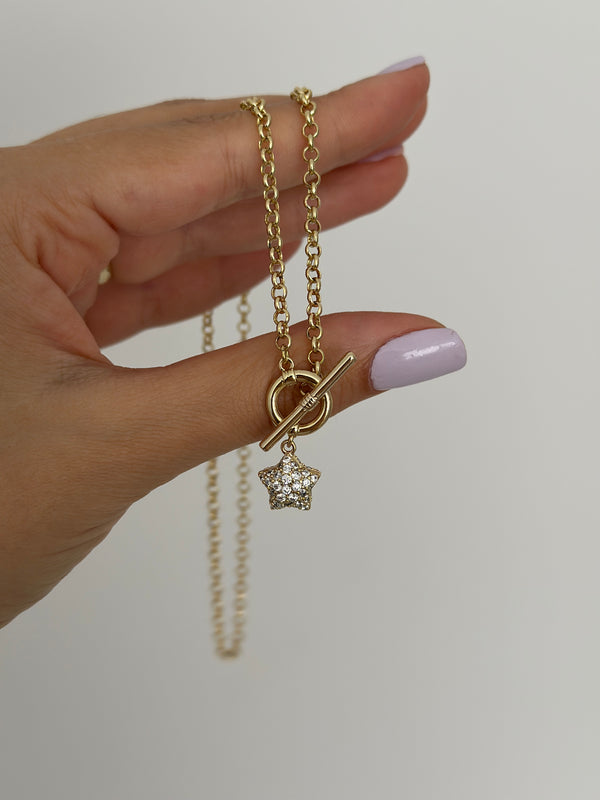 Dümen Model Yıldız Charmlı Kolye