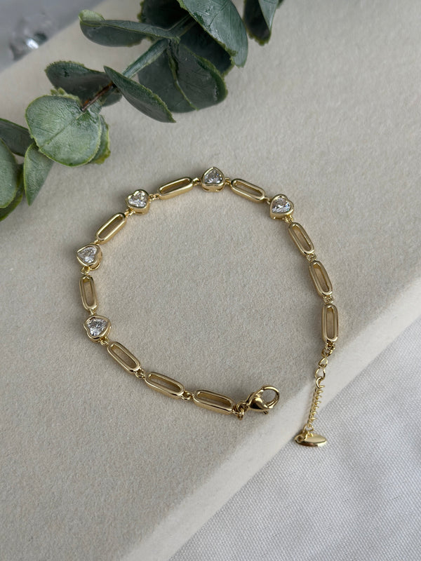 Kalp Aralıklı Bileklik