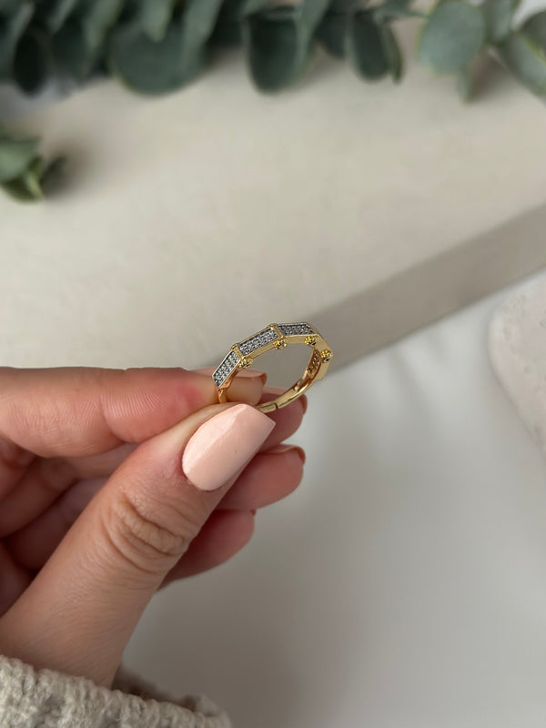 Çelik Taşlı Beşgen Yüzük