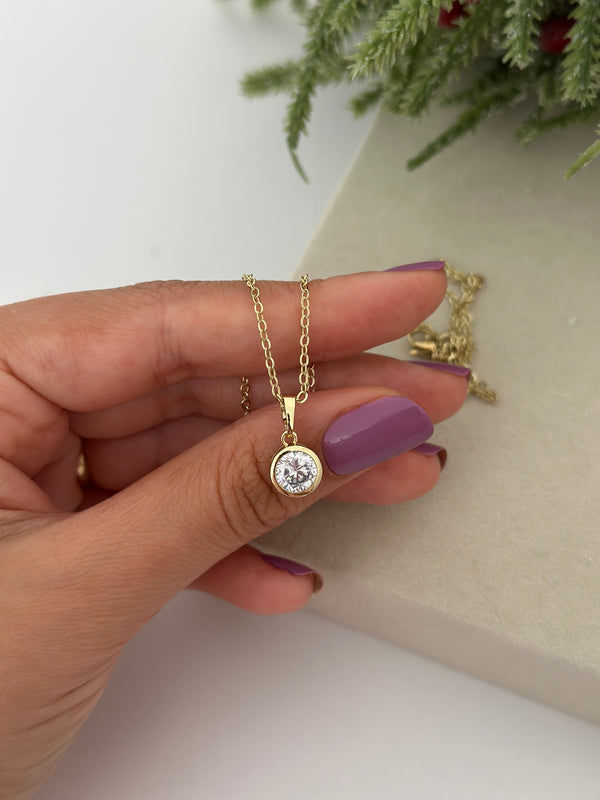 Yuvarlak Taş Plakalı Kolye