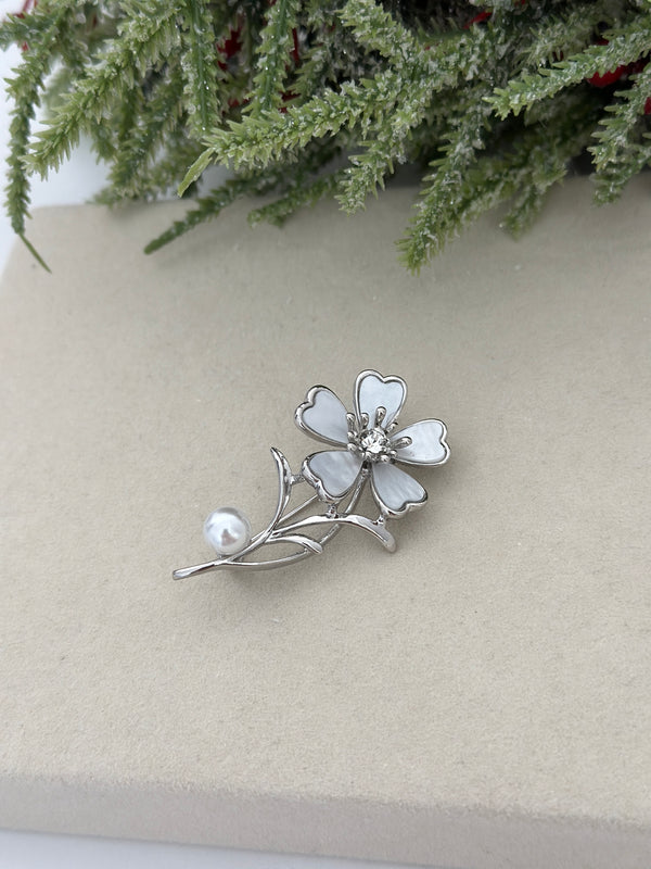 İnci Detay Çiçek Broş