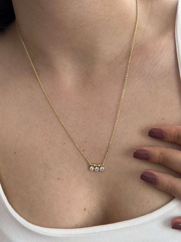 Üç Sıra Taşlı Kolye