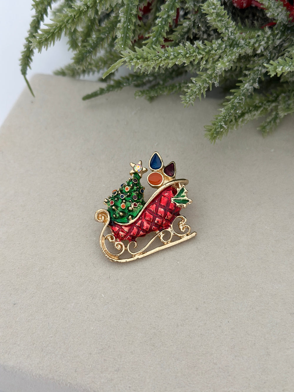 Çam Ağacı-Kızak Broş