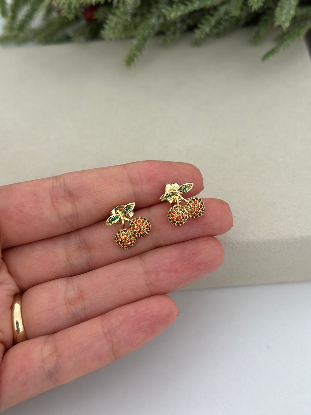 Gömme Taşlı Kiraz Küpe