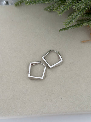 Silver Köşeli Küpe