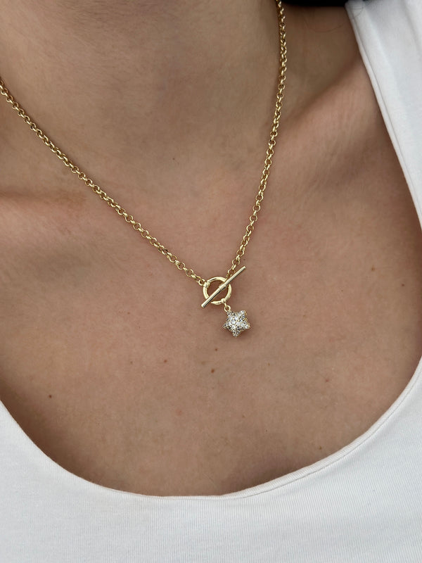 Dümen Model Yıldız Charmlı Kolye