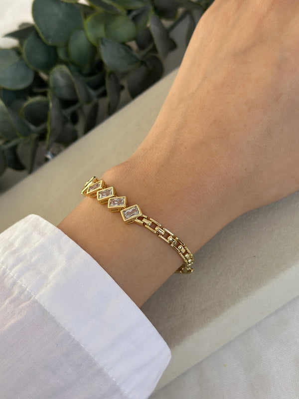 Ön kısmı Dikdörtgen Taşlı Bileklik