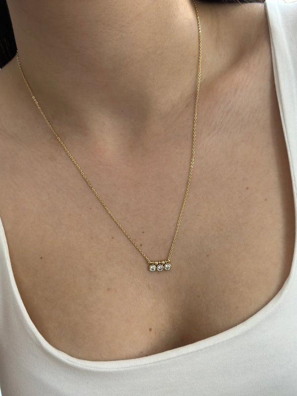 Üç Sıra Taşlı Kolye