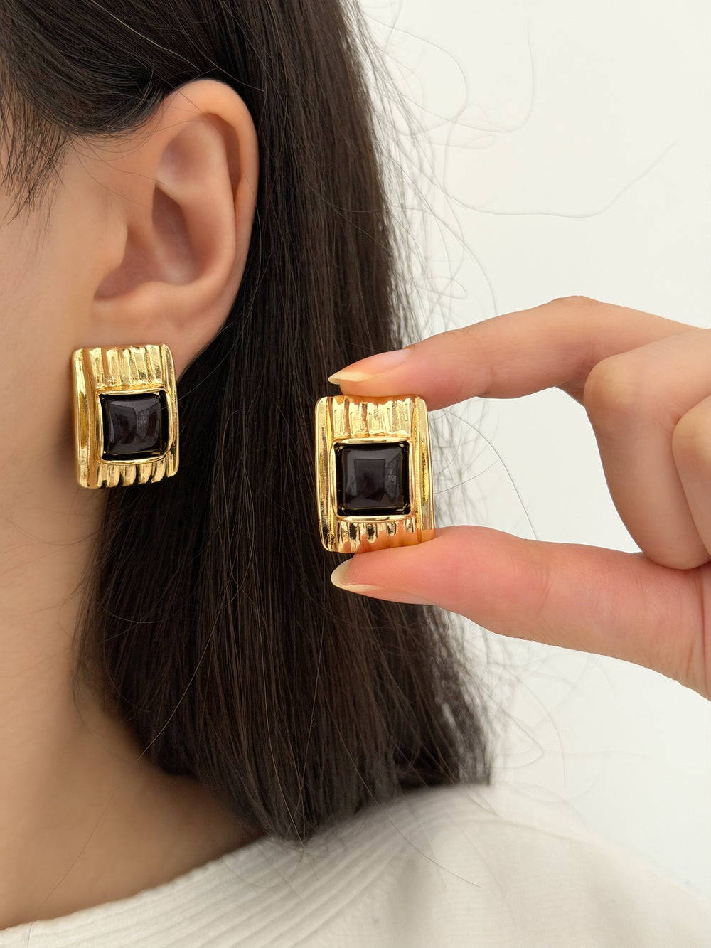 Siyah Taş Şerit Küpe