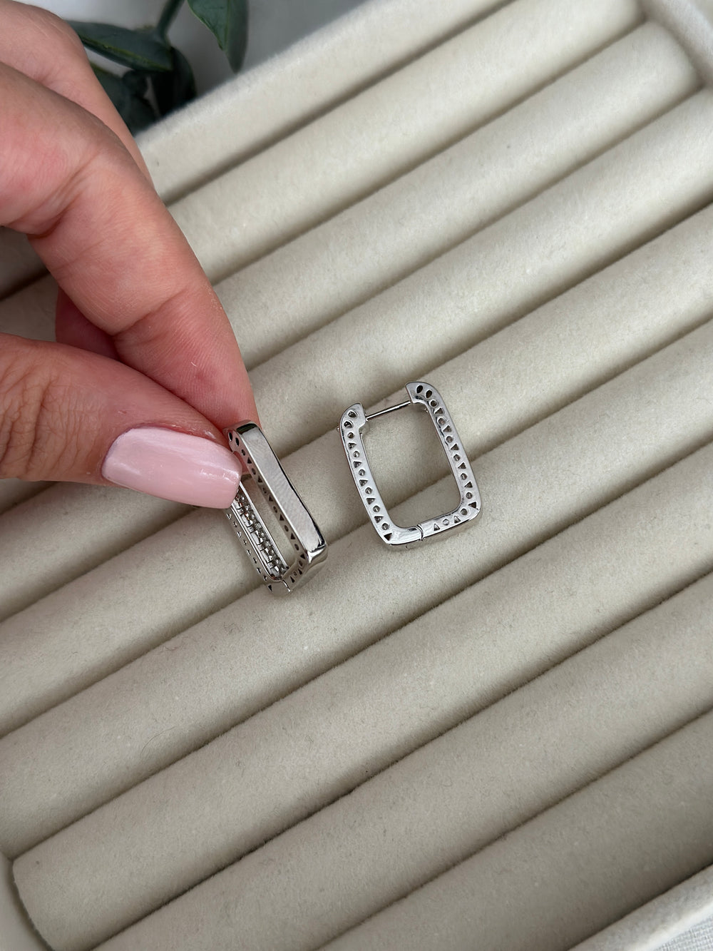 Silver Dikey Sia Küpe