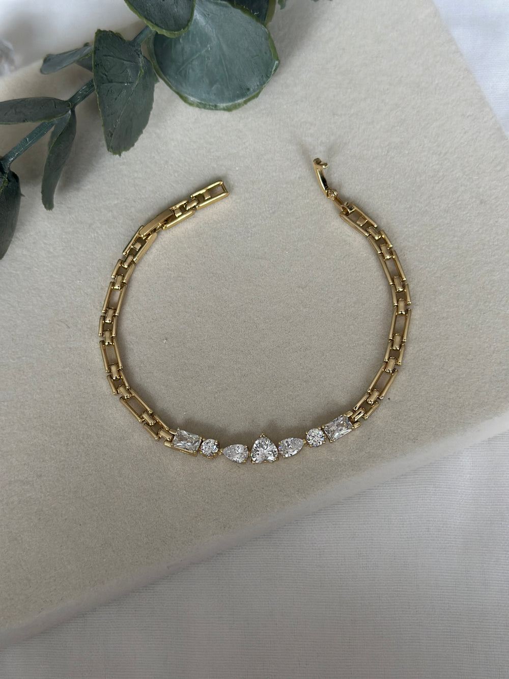 Ortası Kalp-Baget-Damla Taşlı Bileklik