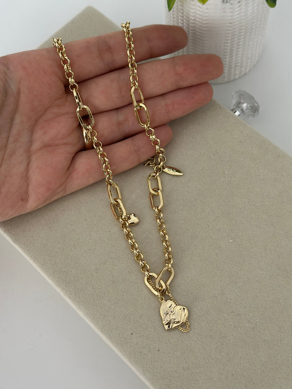 Kalp Charmlı Zincir Kolye