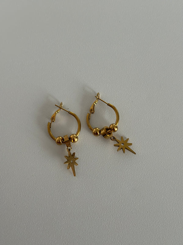 Çelik Charmlı Küpe