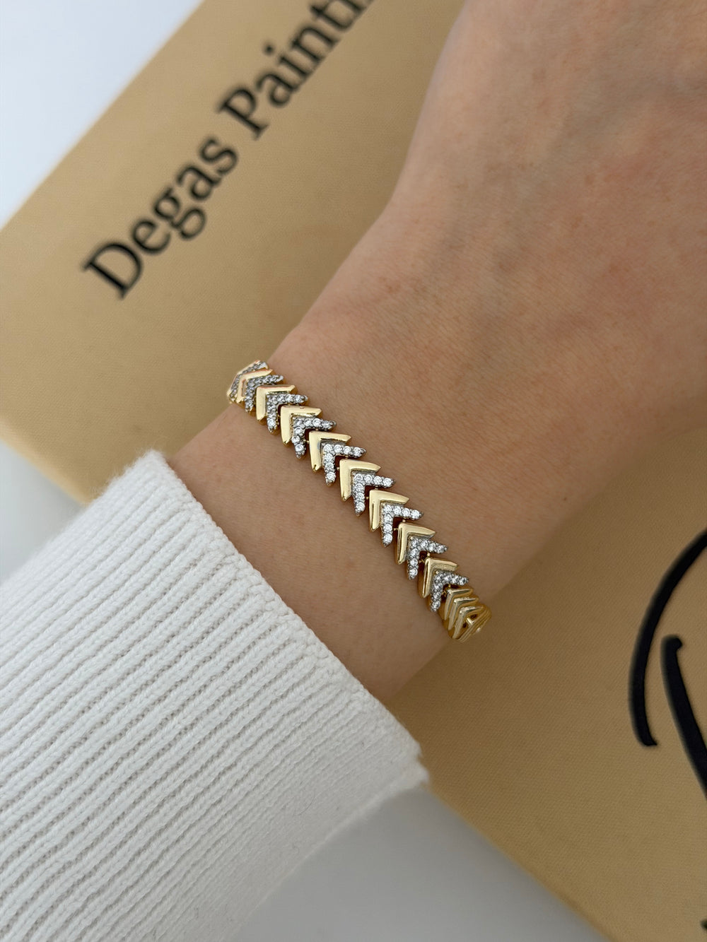 Ön Yüzü Taşlı Kılçık Bileklik