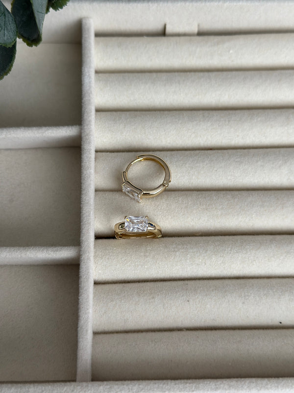 Önü Baget Taş Küpe