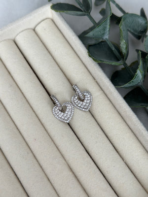 Silver Kalp Charmlı Küpe