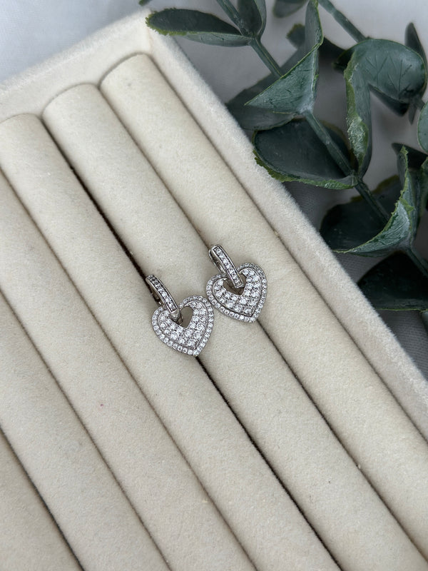 Silver Kalp Charmlı Küpe