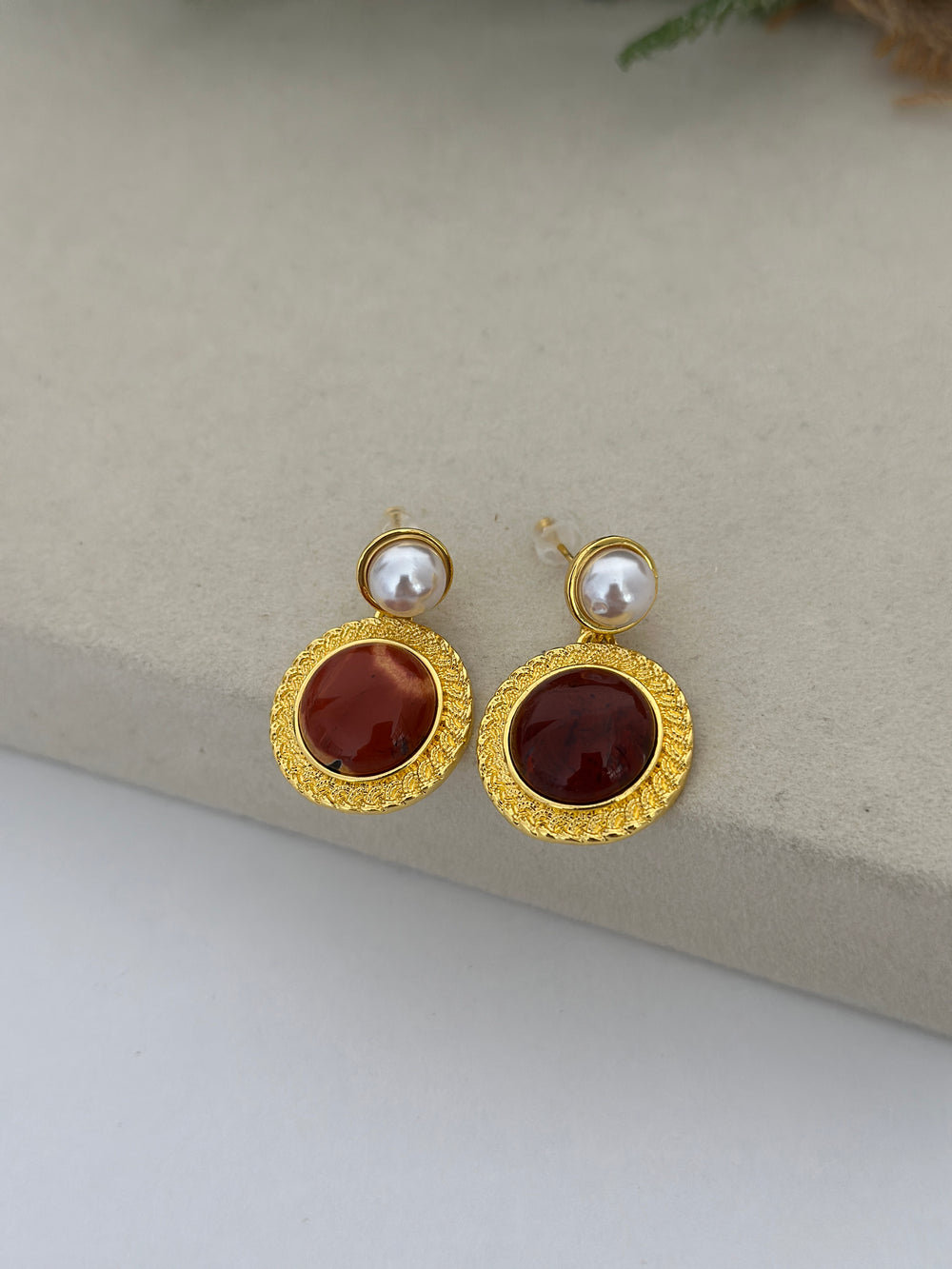 Kahverengi İnci Küpe